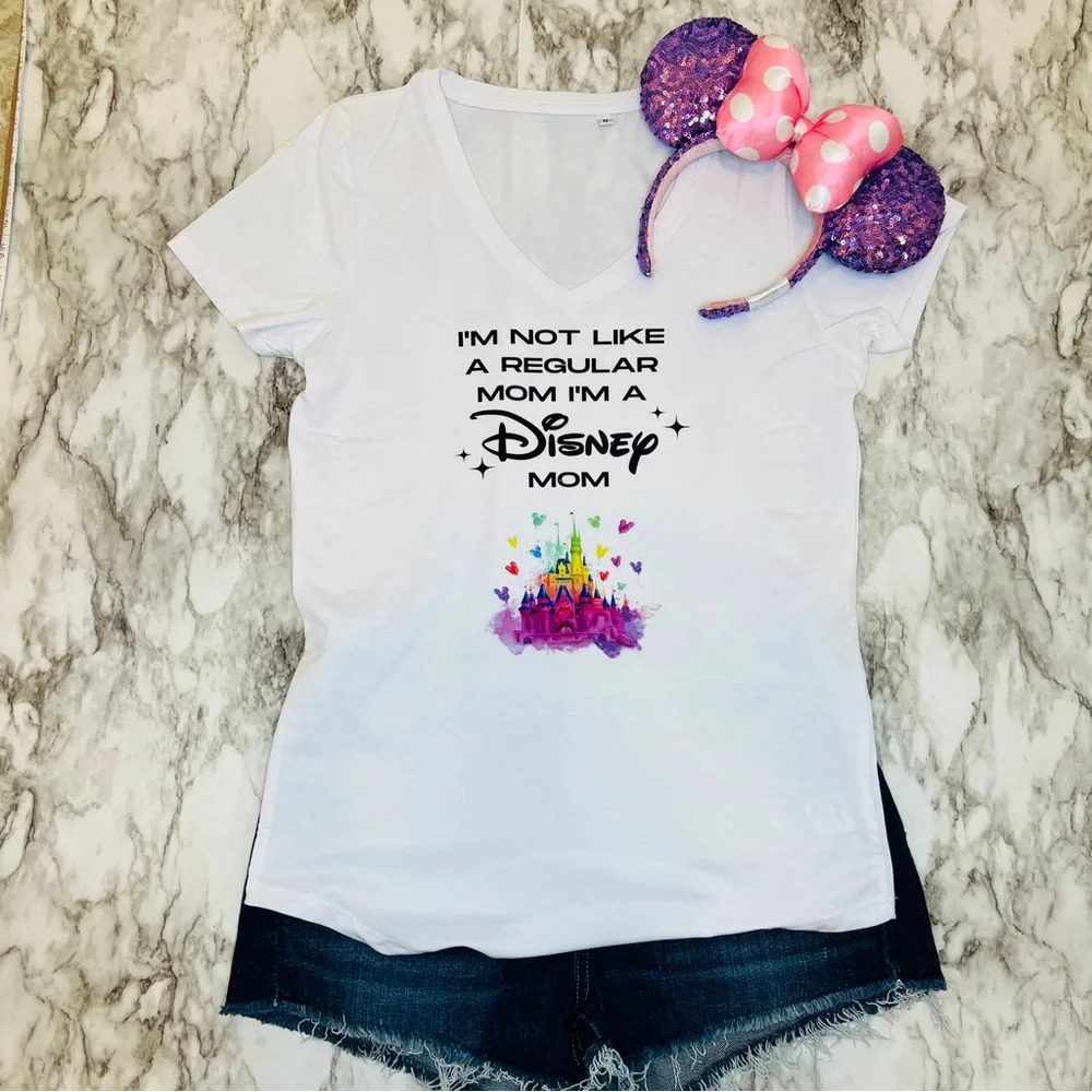 I'm Not Like A Regular Mom I'm A Disney Mom t-Shirt, M - Picture 1 of 5